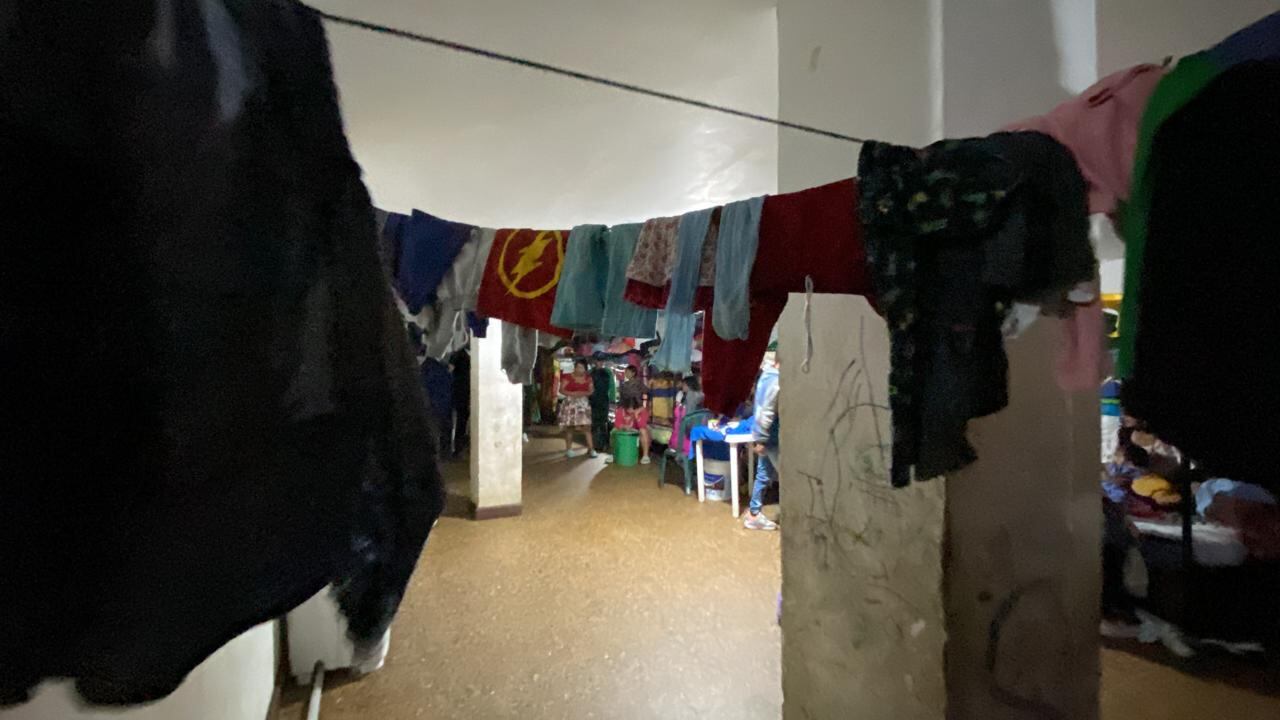 Los indígenas llegaron al hogar Buen Samaritano con la promesa de recibir ayudas del Gobierno, pero hace un año que no saben de ese apoyo.