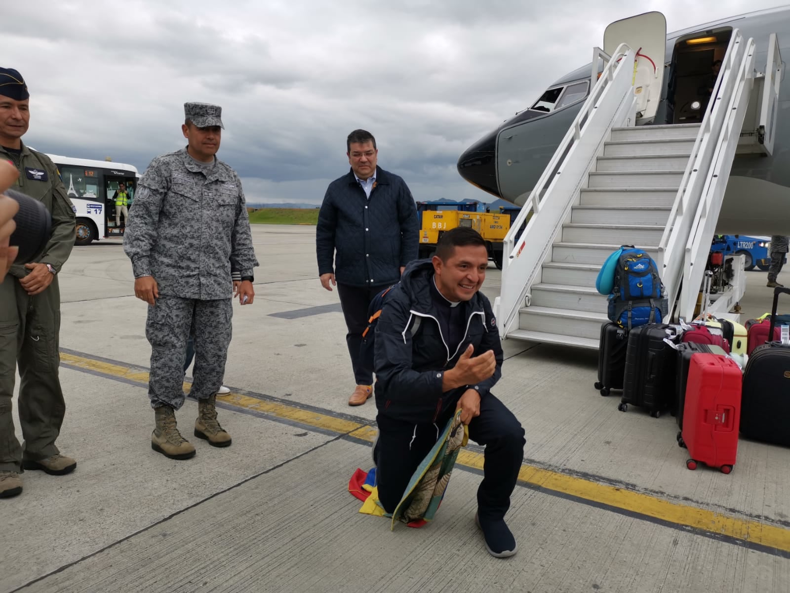 Un grupo de 110 colombianos arribó este sábado a Bogotá en un vuelo humanitario.