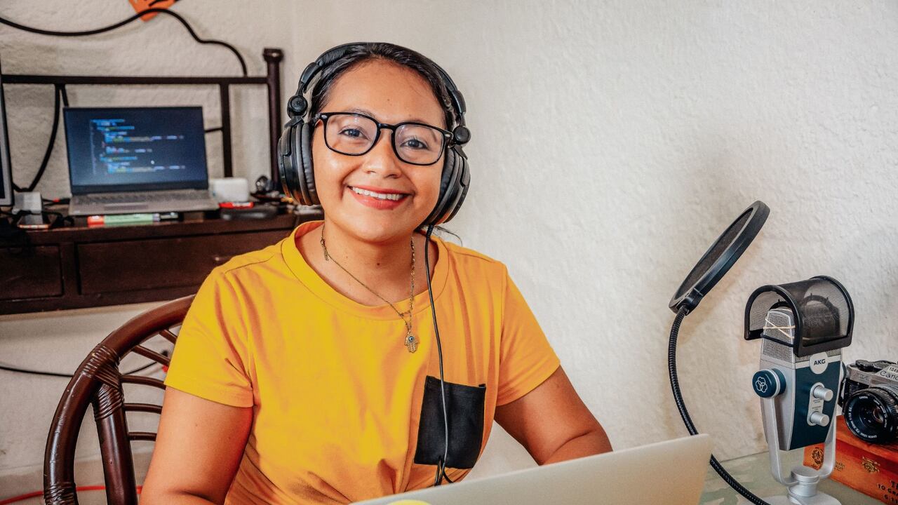 Abierta convocatoria para mujeres que quieran estudiar DISEÑO UX