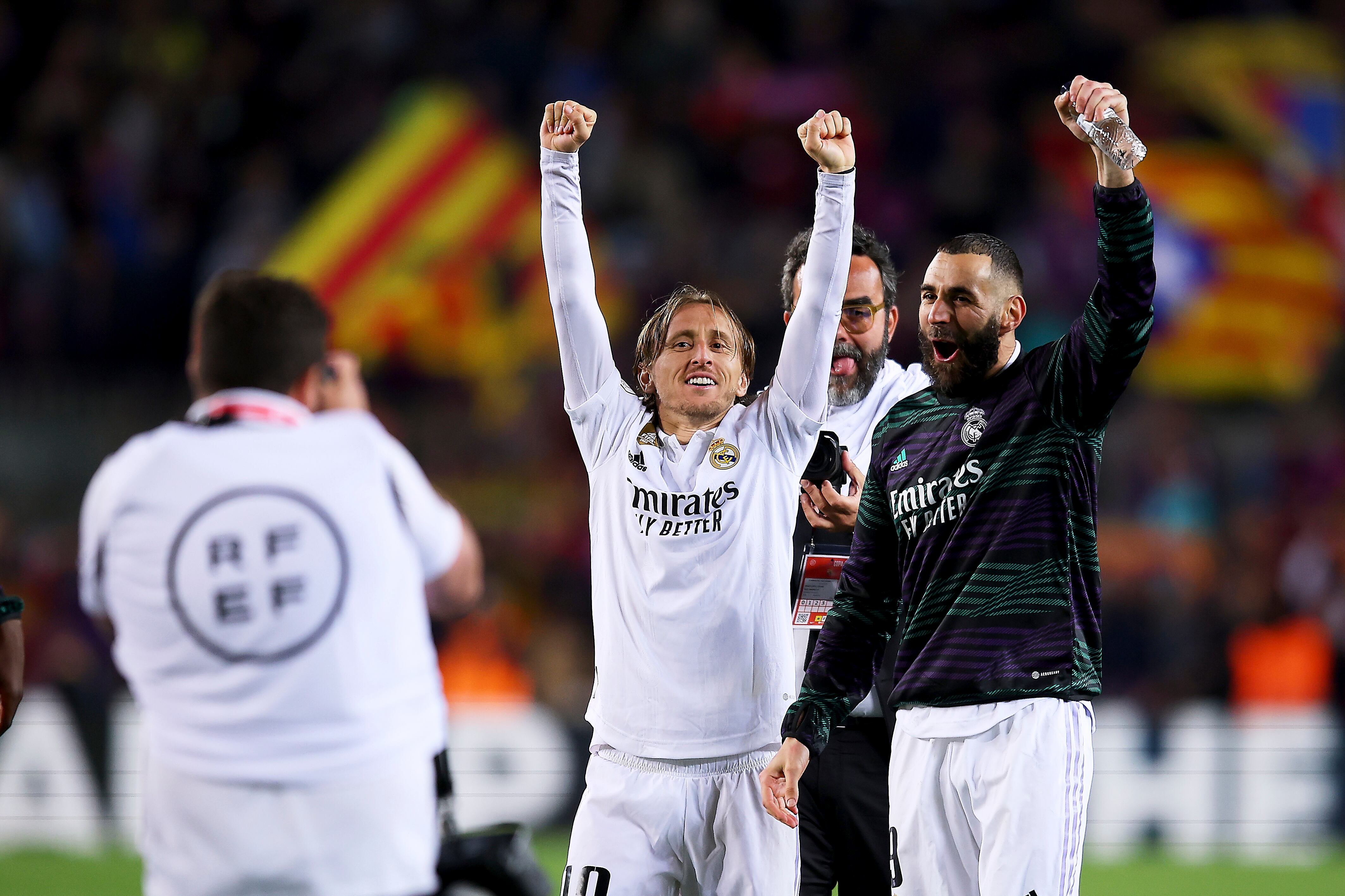 BARCELONA, SPAIN - APRIL 05: Luka Modric and Karim Benzema of Real Madrid CF celebrates after winning the match during the Copa Del Rey Semi Final Second Leg match between FC Barcelona and Real Madrid CF at Spotify Camp Nou on April 05, 2023 in Barcelona, Spain. (Photo by Eric Alonso/Getty Images)
