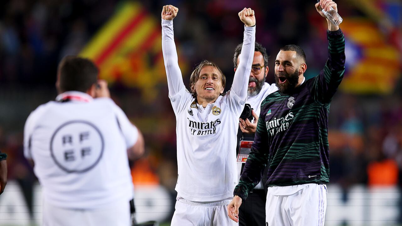 BARCELONA, SPAIN - APRIL 05: Luka Modric and Karim Benzema of Real Madrid CF celebrates after winning the match during the Copa Del Rey Semi Final Second Leg match between FC Barcelona and Real Madrid CF at Spotify Camp Nou on April 05, 2023 in Barcelona, Spain. (Photo by Eric Alonso/Getty Images)