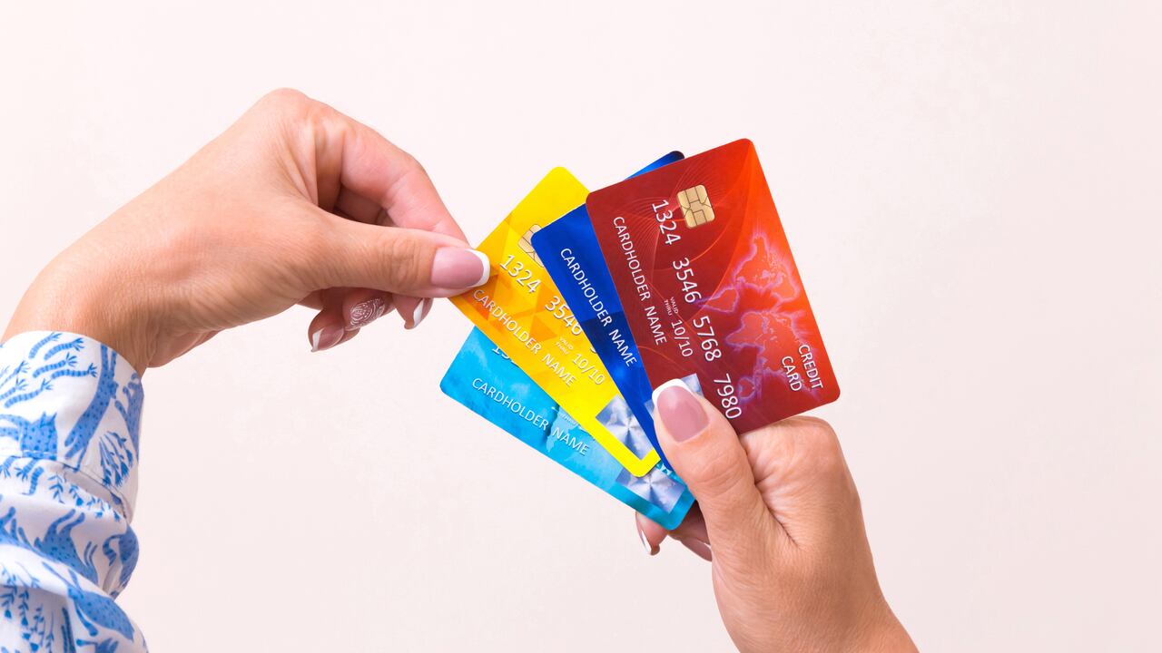 Este tipo de tarjeta puede resultar útil para aquellas personas que se les dificulta contenerse a la hora de hacer uso de sus tarjetas.