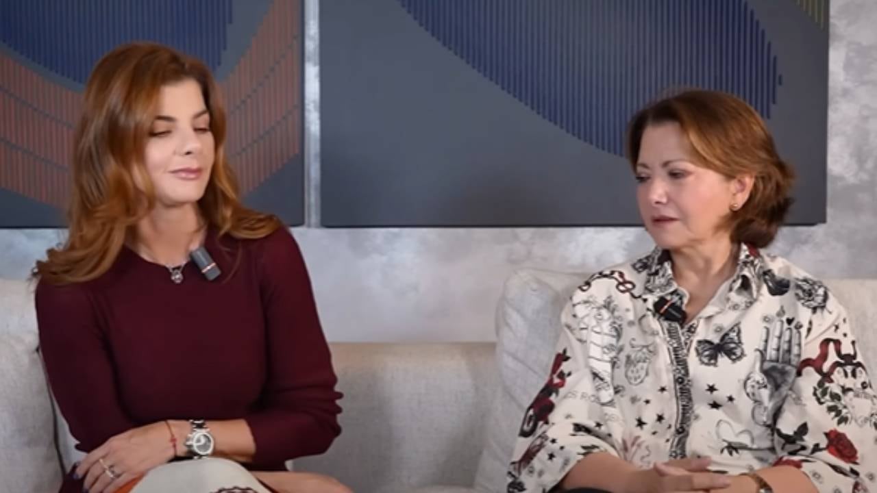 Carolina Cruz y su mamá despidieron a un ser querido.