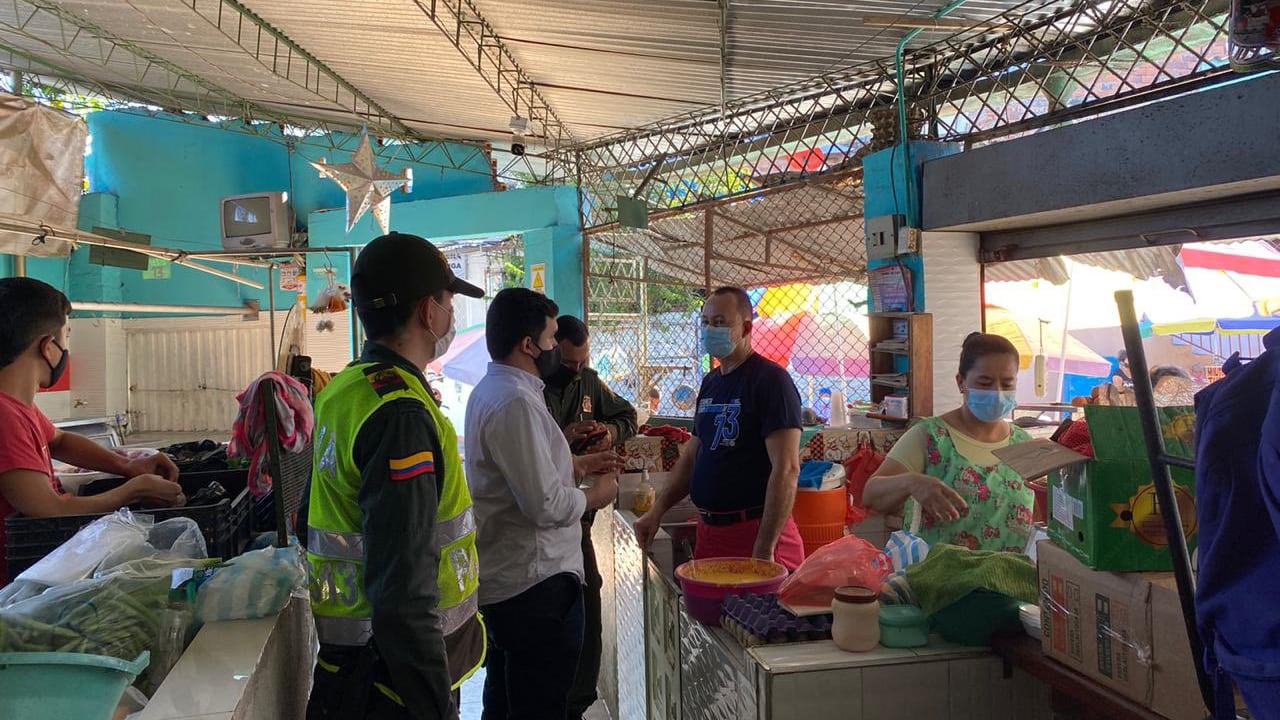 Los controles se realizan en centros de acopio, plazas de mercado, en otros lugares.