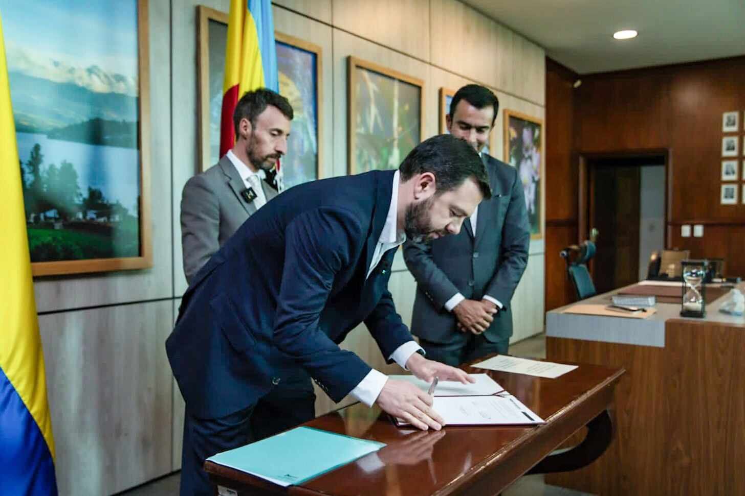 Carlos Fernando Galán posesión Lota