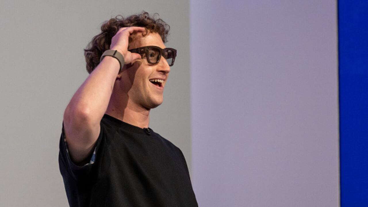 Mejoras de autonomía, carga rápida, grabación en 3K Ultra HD, nuevos modos de cámara y mejora de voz en ambientes ruidosos.