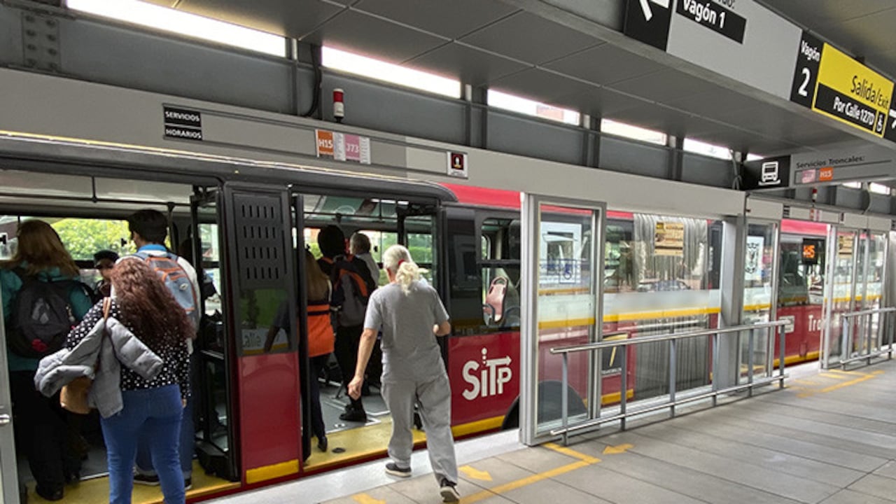 Los encuestados respondieron sobre la seguridad, limpieza y estado de los buses.