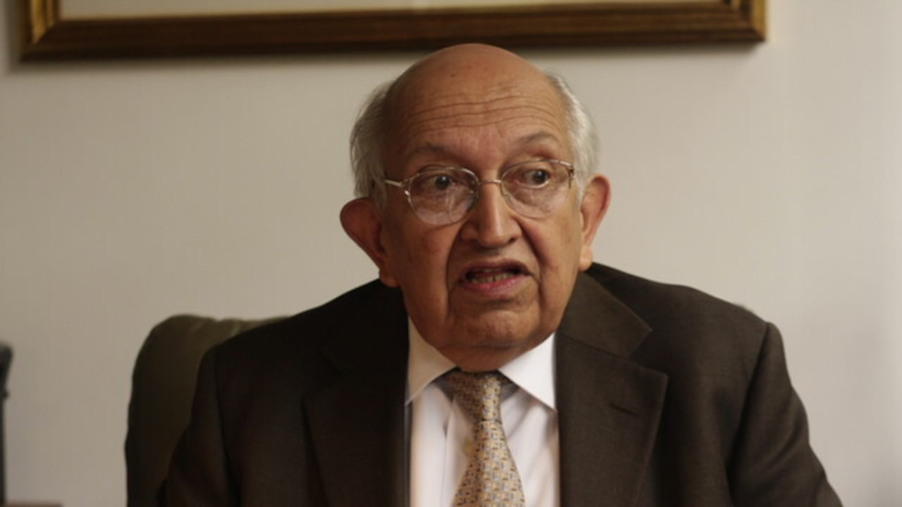 A los 94 años, falleció el escritor Plinio Apuleyo Mendoza, una de las figuras más reconocidas de la literatura y el periodismo colombianos.