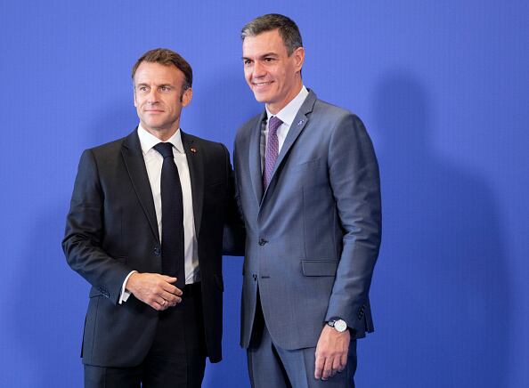 Su homólogo húngaro, Viktor Orbán, fue más allá y afirmó: "Si te violan legalmente, te obligan a aceptar algo que no te gusta, ¿cómo es posible llegar a un compromiso, a un acuerdo? Es imposible".