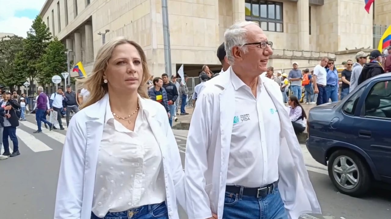 Guillermo Alfonso Jaramillo y Beatriz Eugenia Gómez.