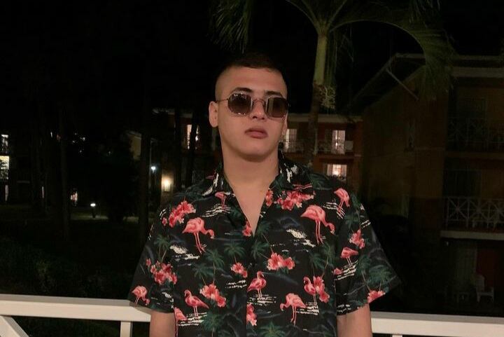 Dj fue encontrado muerto en el río Medellín; era oriundo de Tuluá, Valle del Cauca y hijo de una reconocida familia dedicada a la política.