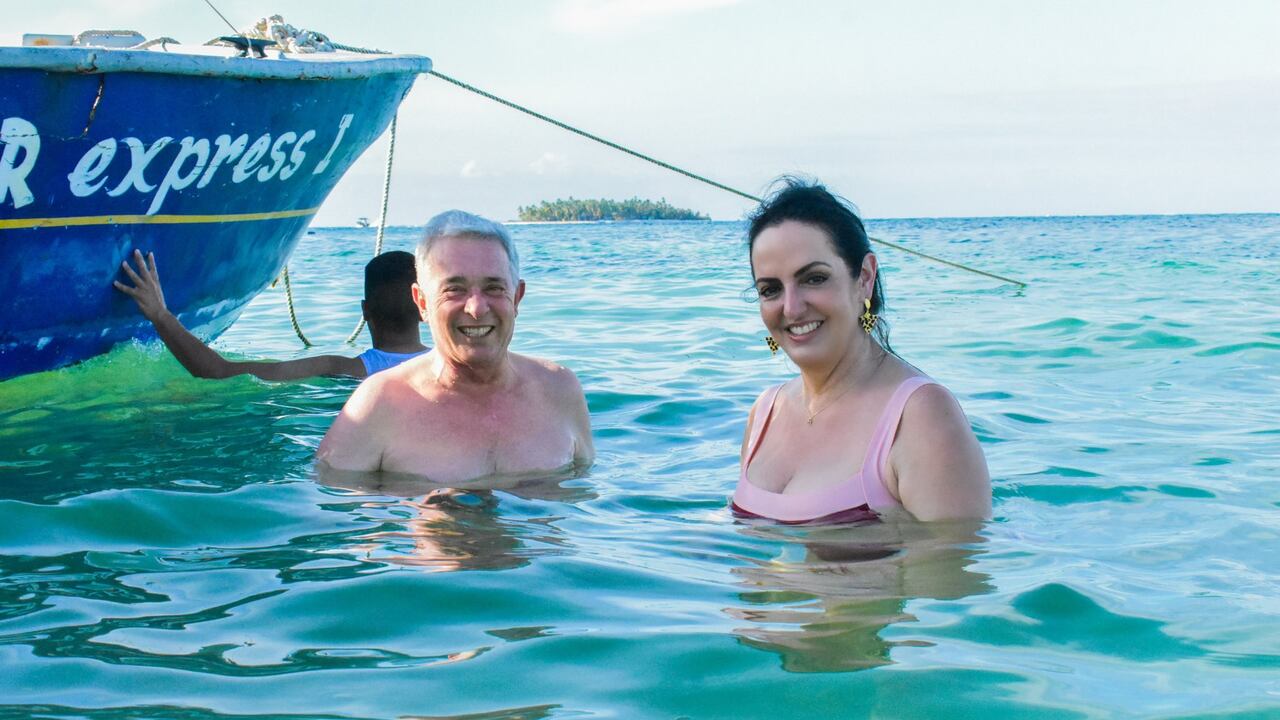 Álvaro Uribe y María Fernanda Cabal en San Andrés.