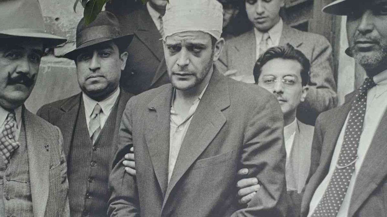 Ramón Mercader, el asesino de León Trotsky, durante su arresto. Foto: Wikimedia Commons.