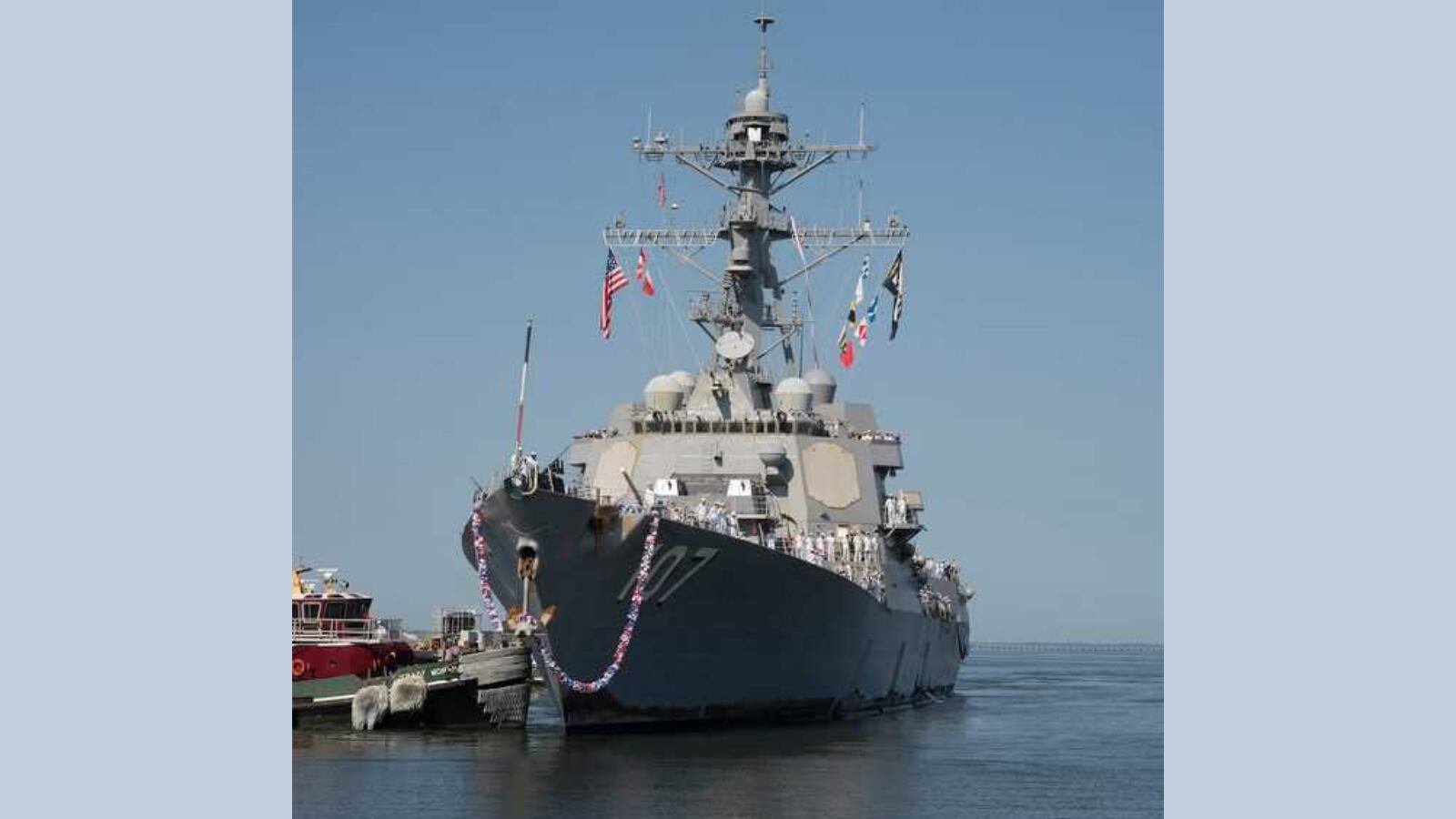 El buque de guerra de la Armada USS Gravely está en una misión para fortalecer la seguridad en la frontera entre Estados Unidos y México