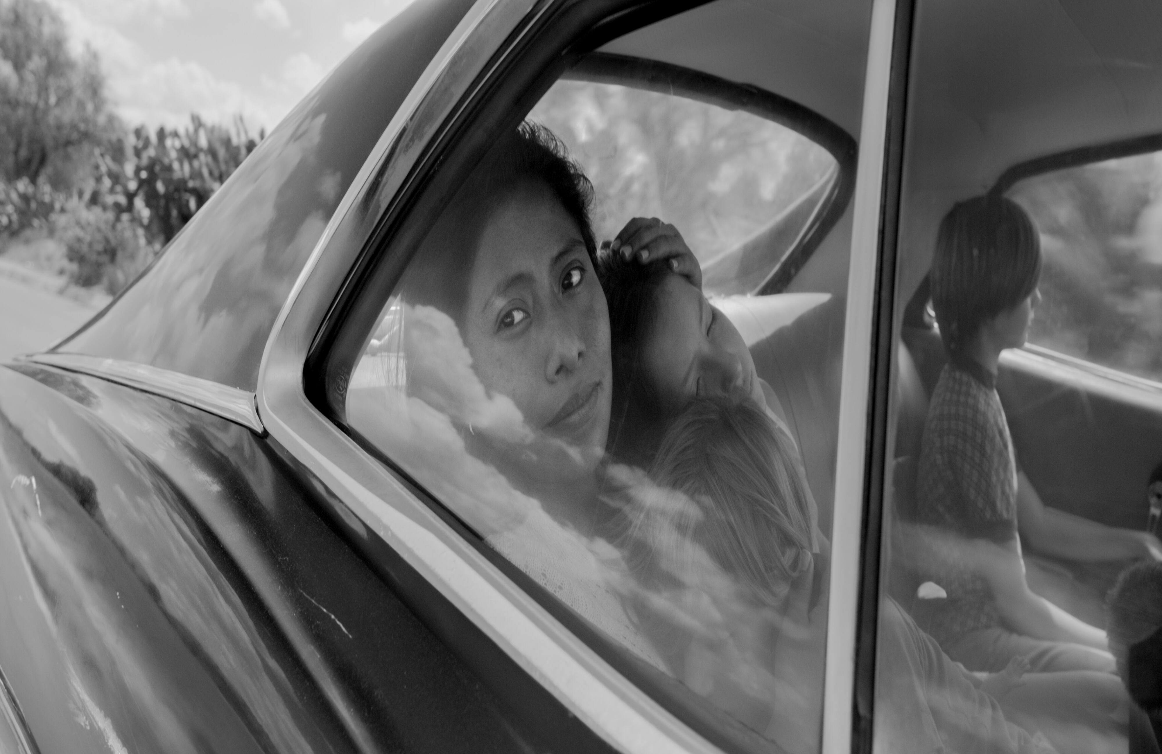La película Roma, dirigida por Alfonso Cuarón, ganó tres Óscar en 2019. mejor director, mejor fotografía y mejor película de habla no inglesa, y estuvo nominada en categorías clave como mejor película, mejor actriz y mejor actriz de reparto.