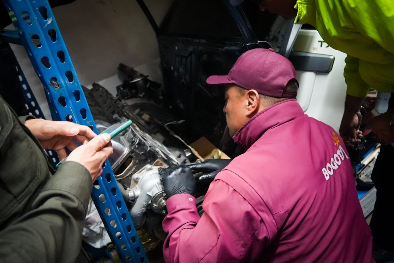 Operativo autopartes ilegales Siete de Agosto Bogotá