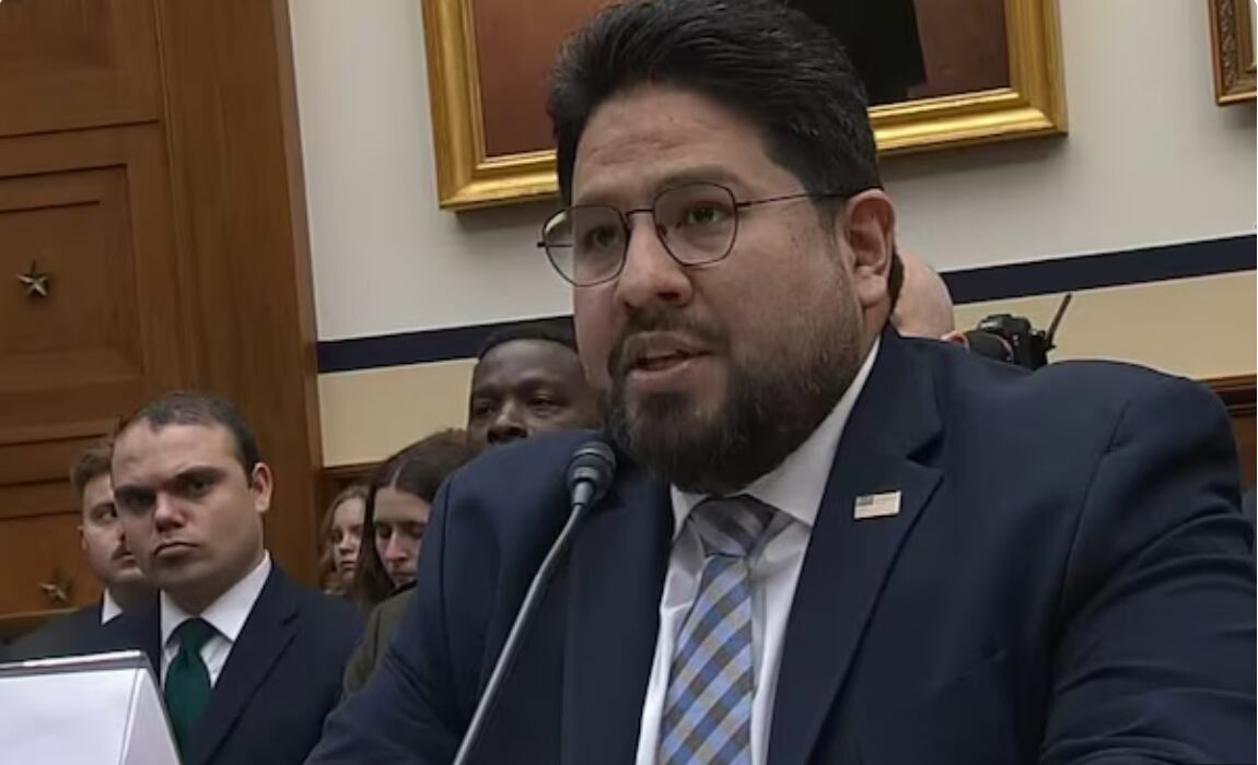 Joseph M. Humire,, subsecretario de guerra.