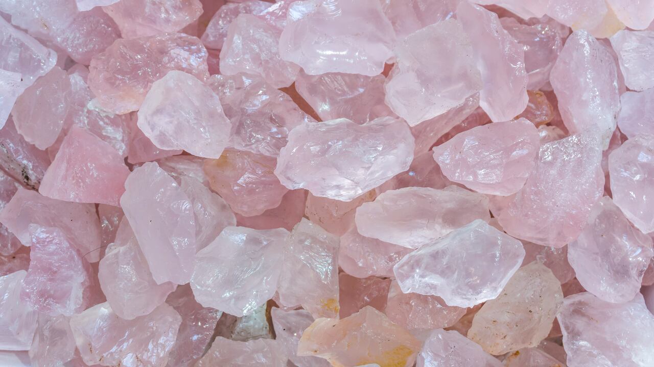 Este tipo de cuarzo recuerda la importancia del amor propio.