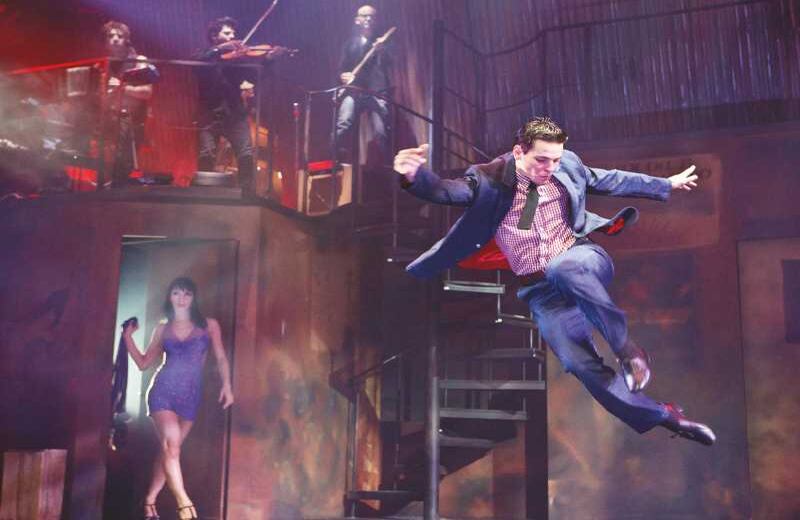 El director colombiano Sergio Trujillo y el músico argentino Gustavo Santaolalla se unieron para crear ‘Arrabal’, un musical tipo Broadway que del 11 al 14 de marzo se presentará en el Teatro Jorge Eliécer Gaitán.