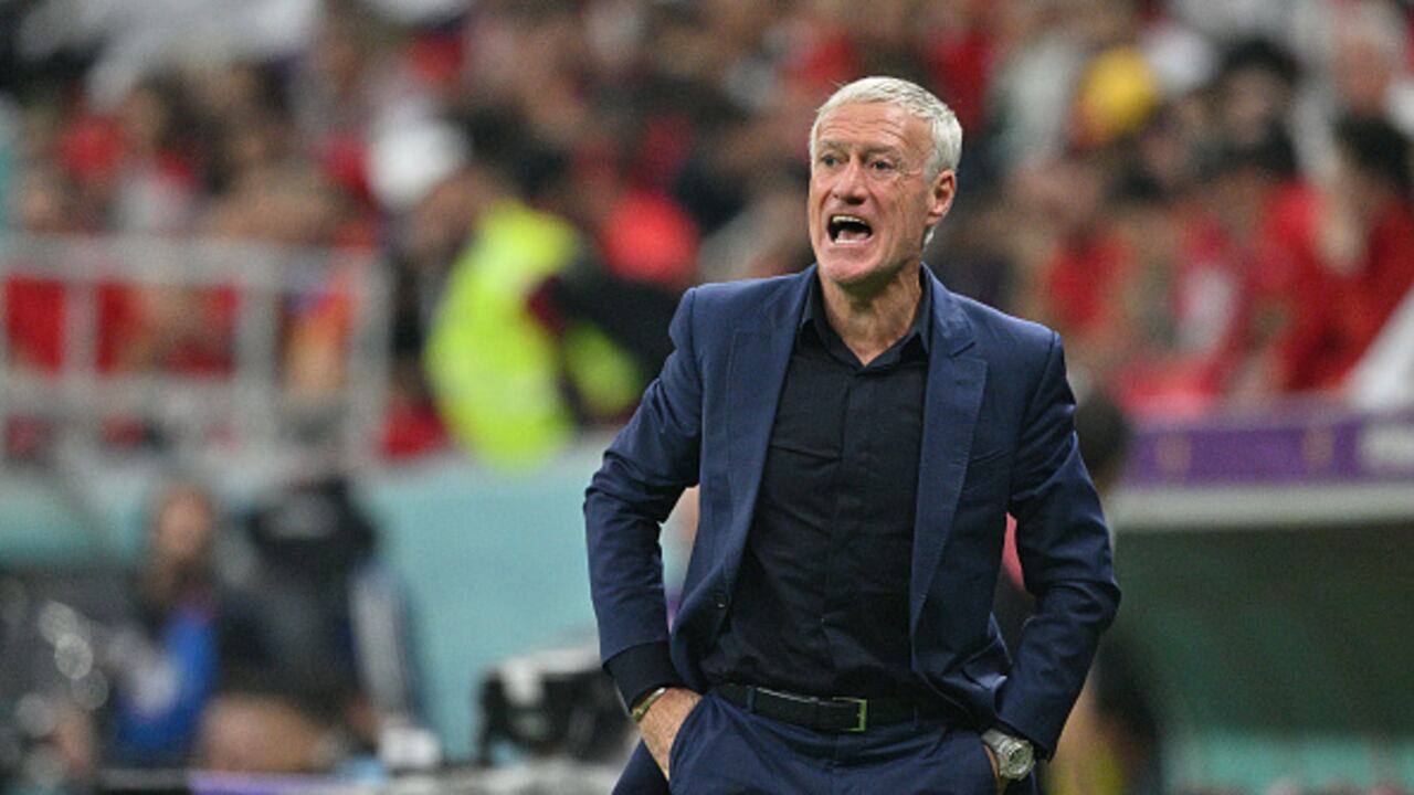 El técnico de la selección de Francia, Didier Deschamps, empezó ya a pensar en la final del domingo ante Argentina en el Mundial de Qatar y adelantó que su equipo tendrá como misión “limitar al máximo” la influencia de Lionel Messi en el partido. (Photo by Lionel Hahn/Getty Images)