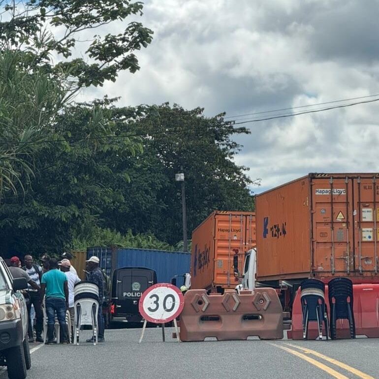 Los bloqueos siguen a  la altura de El Gallinero.