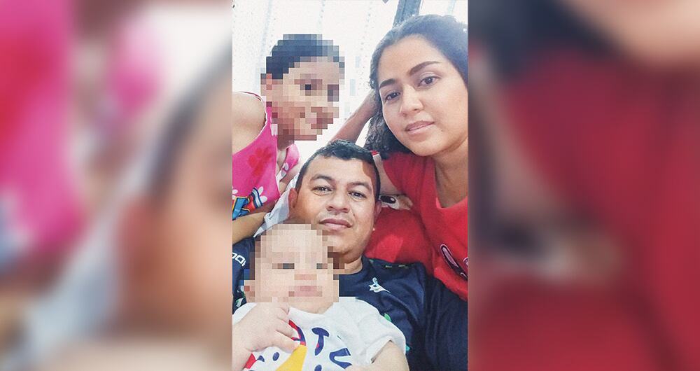  El pasado viernes, el bebé del subintendente Ricardo Monroy cumplió cuatro meses de nacido. Su esposa, Yaneth, y su hija lo acompañan en la foto. 