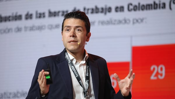 XIII Cumbre de Líderes por la Educación
La generación del cambio
Bogotá 24 septiembre 2026
KEYNOTE | Reaprender a enseñar - guía práctica para líderes en tiempos
de inteligencia artificial
Sebastián Riomalo, socio y líder de la Práctica de Educación de McKinsey en
Hispanoamérica