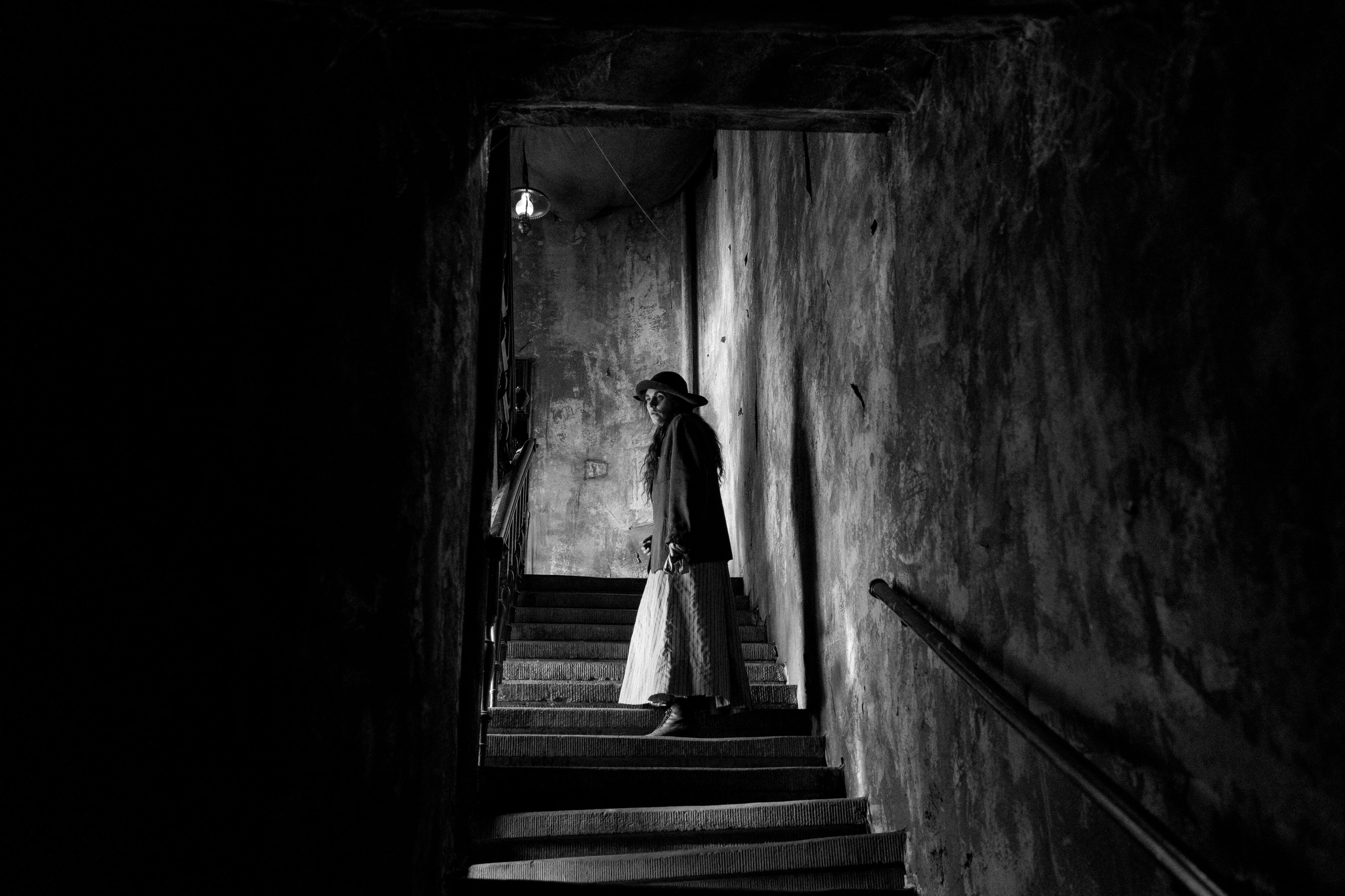 'La chica de la aguja', de Magnus von Horn , una de las selecciones más destacadas del Festival de Cannes 2024 y nominada al Óscar, llega a MUBI.