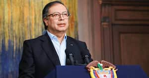 Gustavo Petro prometió ayudar a repatriar el cuerpo de un joven asesinado en El Salvador, pero su madre no ha recibido ni una llamada.