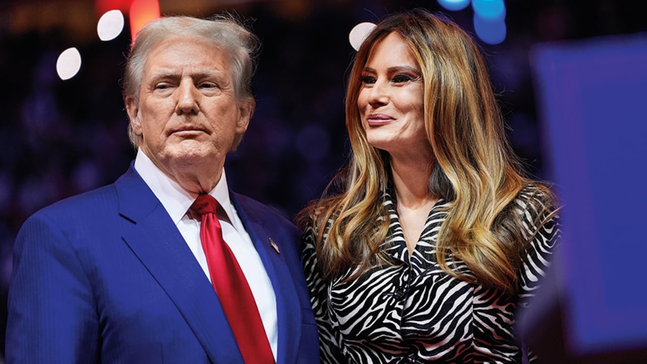 Melania es la tercera esposa del republicano Donald Trump. Se casaron en 2005 y de esa relación nació Barron, el hijo menor del expresidente.