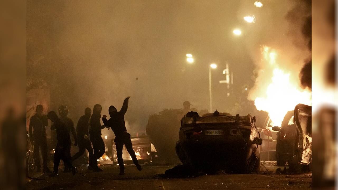 150 detenidos dejaron protestas en Francia en la madrugada de este jueves.