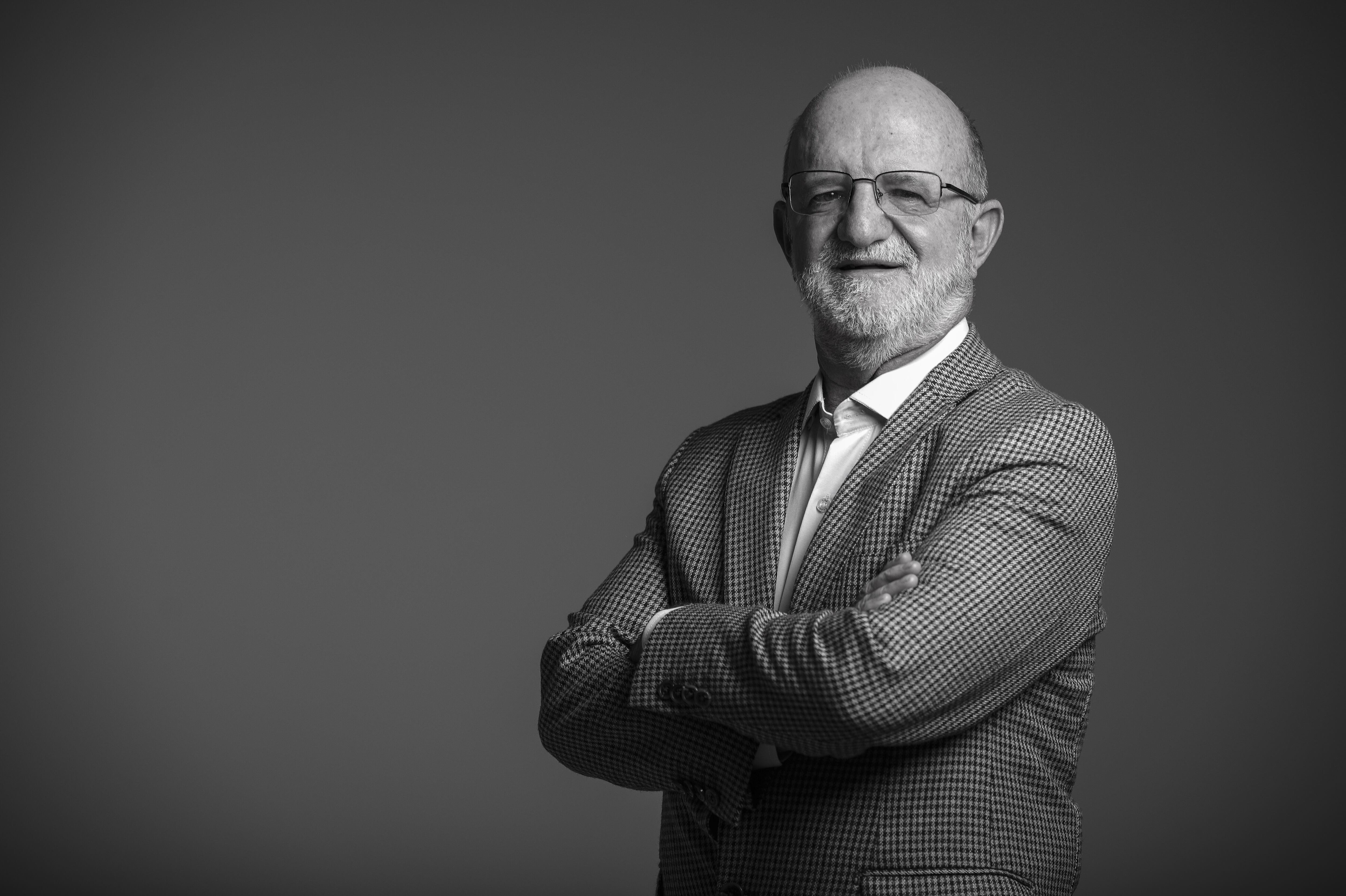 Gobernador de Caldas, 
Henry Gutiérrez Ángel