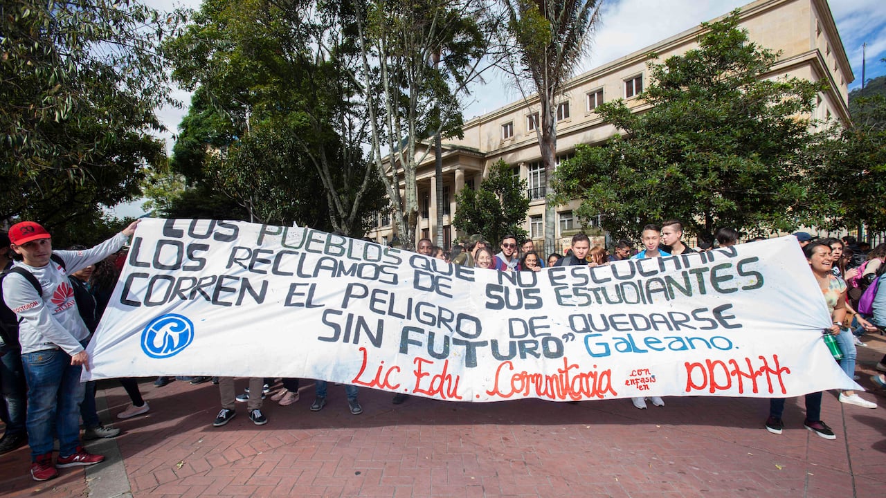 En contraste con la educación básica, las universidades públicas reciben alrededor de 3,9 billones de pesos.