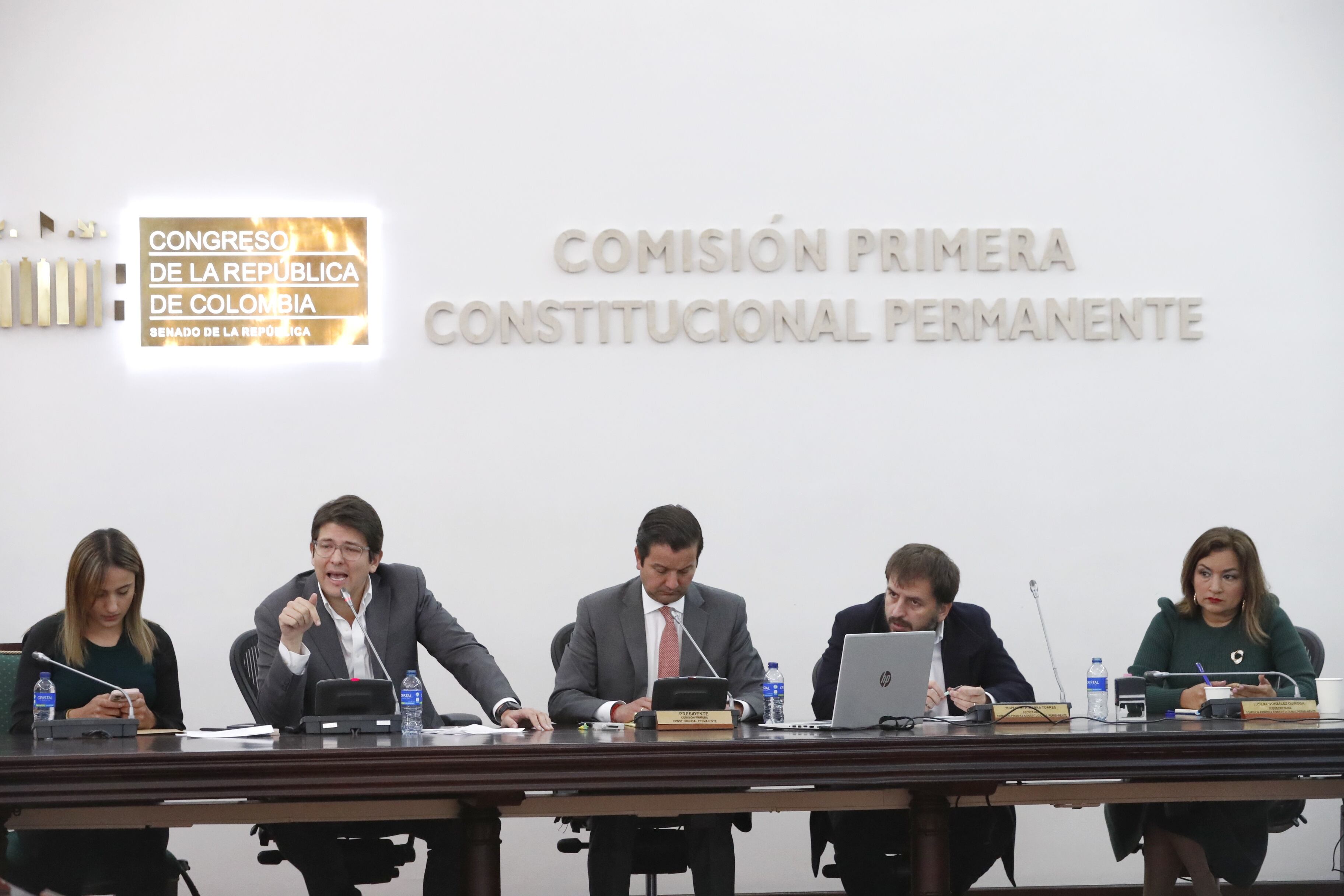 Congreso de la República 
sesión de la Comisión Accidental de Seguimiento al Metro de Bogotá para recibir y escuchar el informe del contrato para evaluar el diseño subterráneo de la Primera Línea del Metro