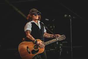 Johnny Depp, sin barba, sorprende a sus fans.