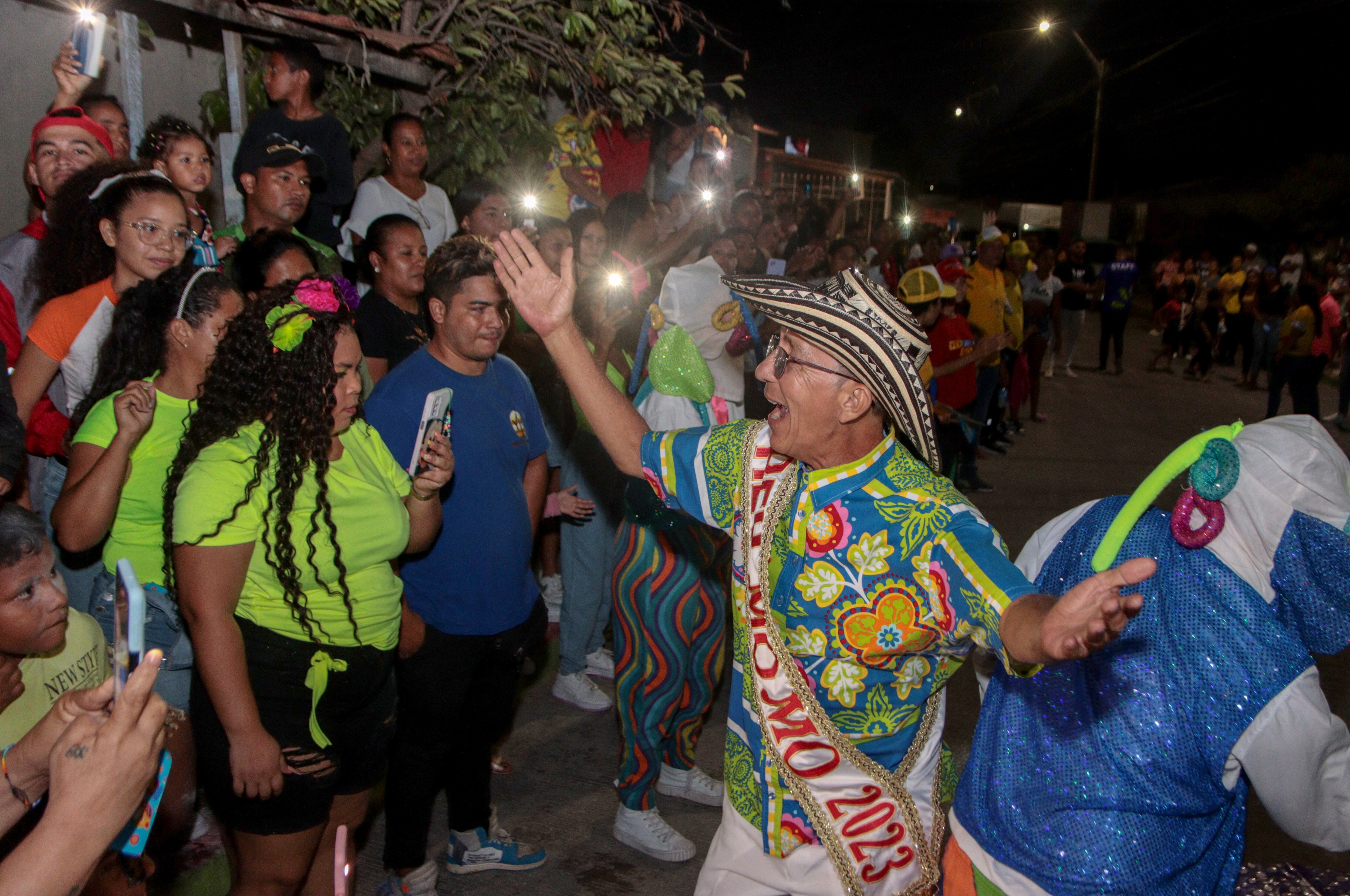 Para Sebastián Guzmán lo que más le gusta de ser rey momo es el cariño de la gente.