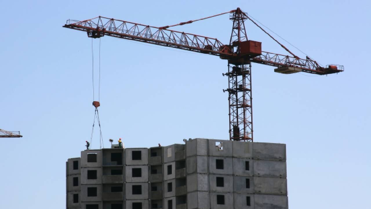 Inicialmente se desconocía si la grúa estaba ocupada al momento del incendio (imagen de referencia, no alude a la maquinaria en cuestión).