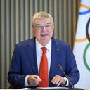 El presidente del Comité Olímpico Internacional (COI), Thomas Bach, habla en la apertura de la reunión de la junta directiva del COI en la Casa Olímpica, en Lausana, Suiza, el martes 20 de junio de 2023.(Laurent Gillieron/Keystone via AP)