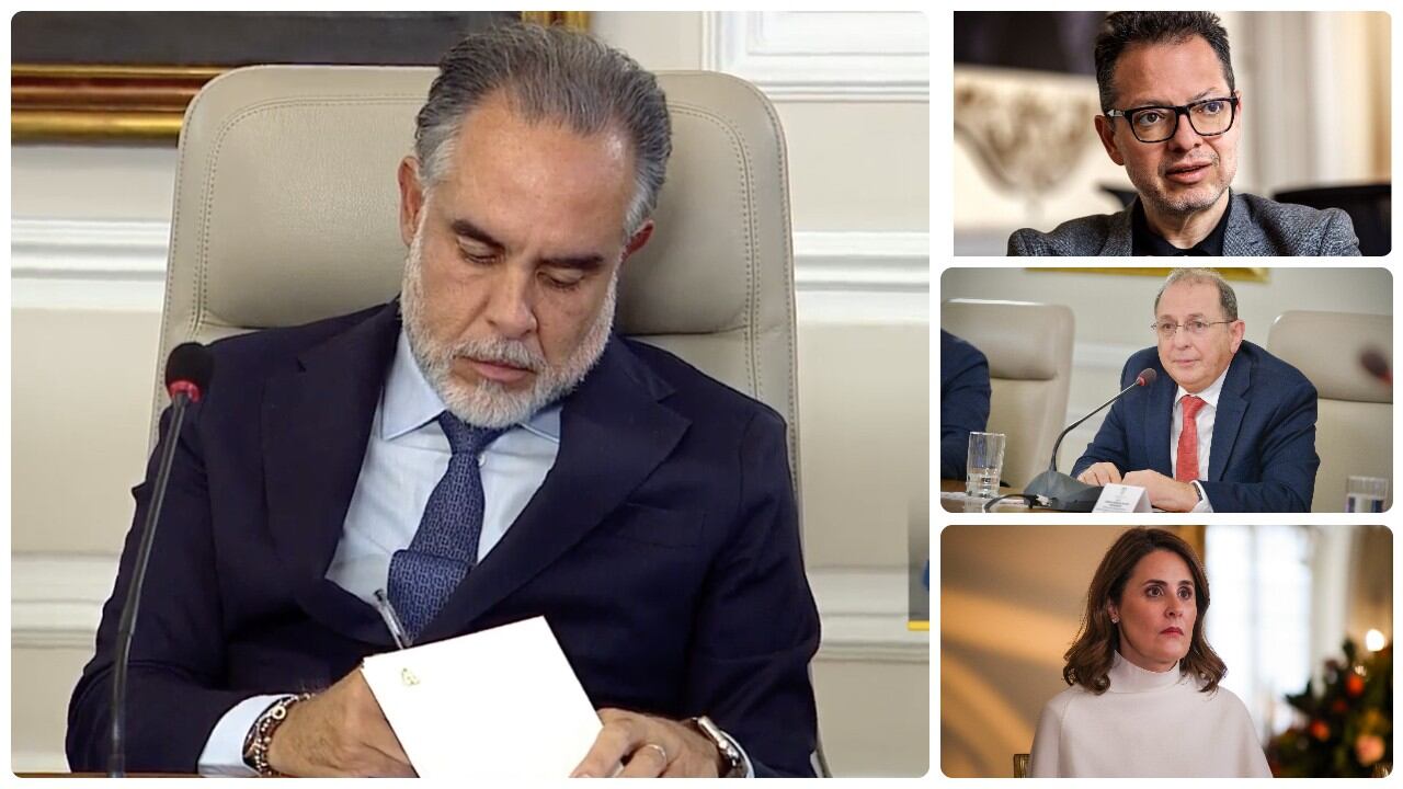 El ministro de Cultura, Juan David Correa; el director del Dapre, Jorge Rojas; y la secretaria jurídica de Presidencia, María Paula Robledo, los tres primeros funcionarios en salir de sus cargos tras el consejo de ministros.