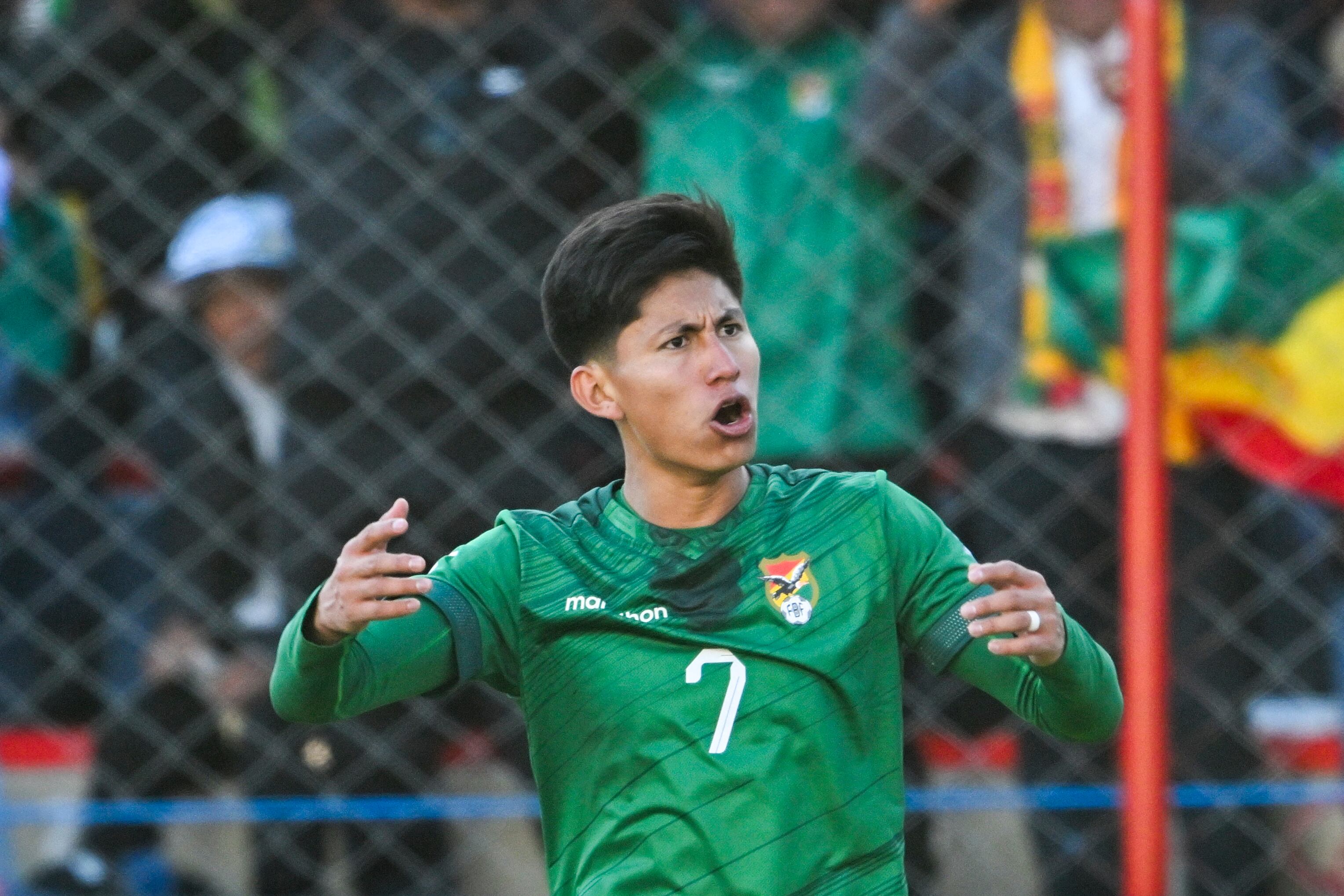 Miguel Terceros adelantó a Bolivia ante Colombia en El Alto.