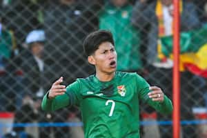 Miguel Terceros adelantó a Bolivia ante Colombia en El Alto.
