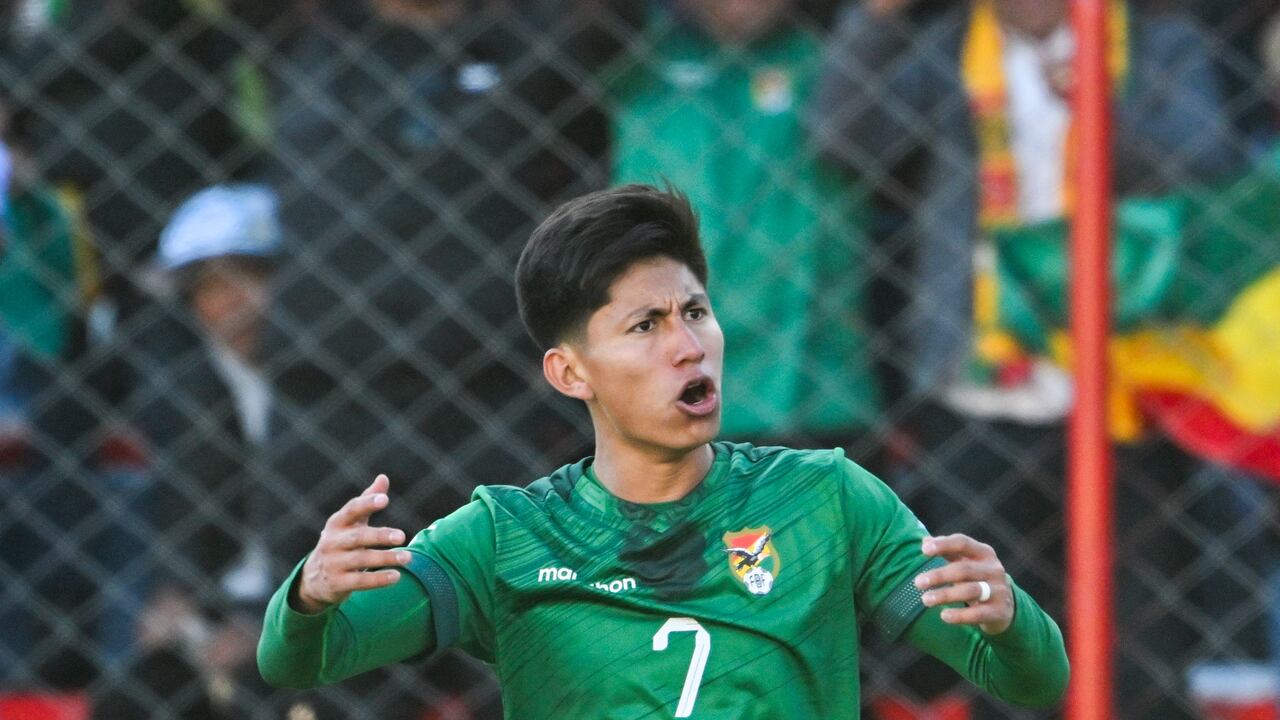 Miguel Terceros adelantó a Bolivia ante Colombia en El Alto.