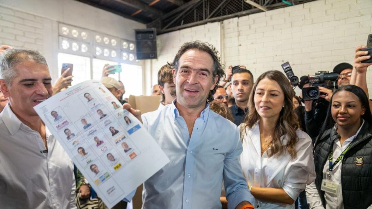 Fico Gutiérrez ejerció su derecho al voto