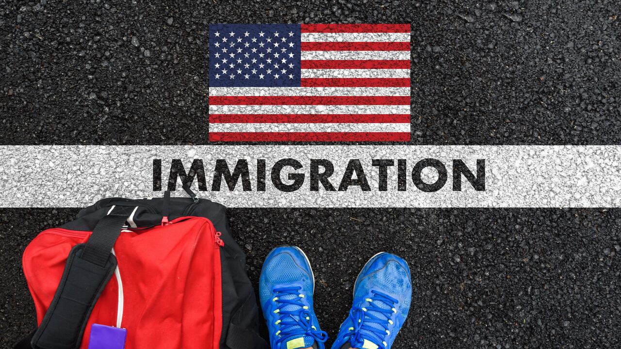 La medida busca prohibir la entrada a extranjeros de más de 30 países.