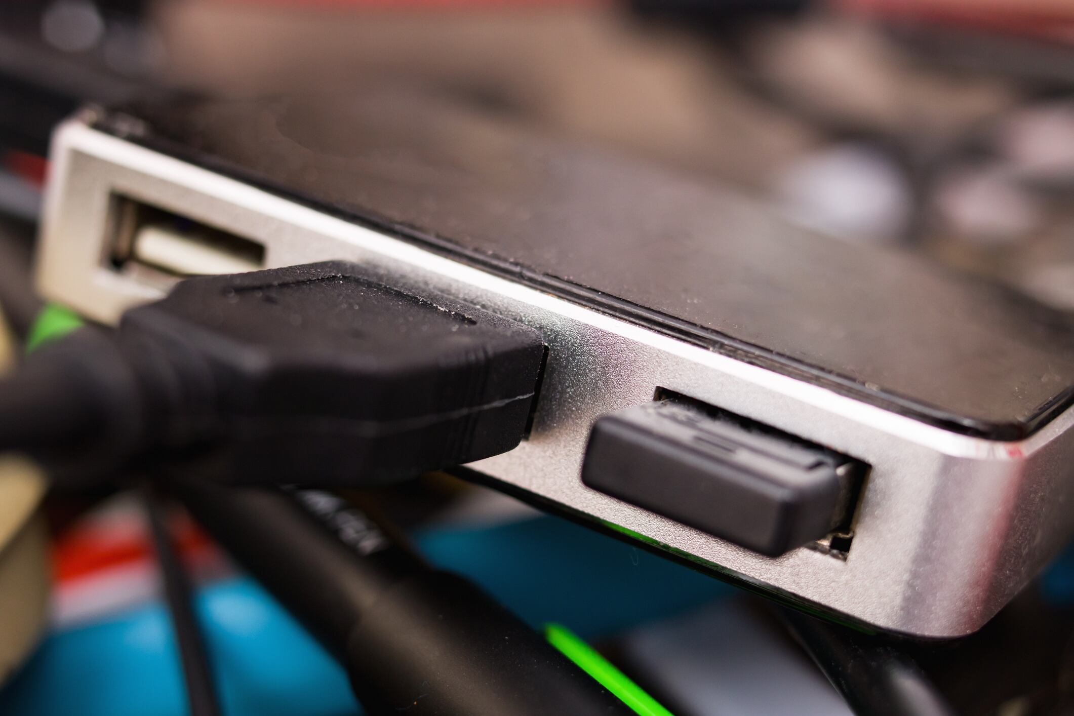 Existen cifras que permiten aproximarse al número máximo de dispositivos que un puerto USB puede manejar de manera estable.