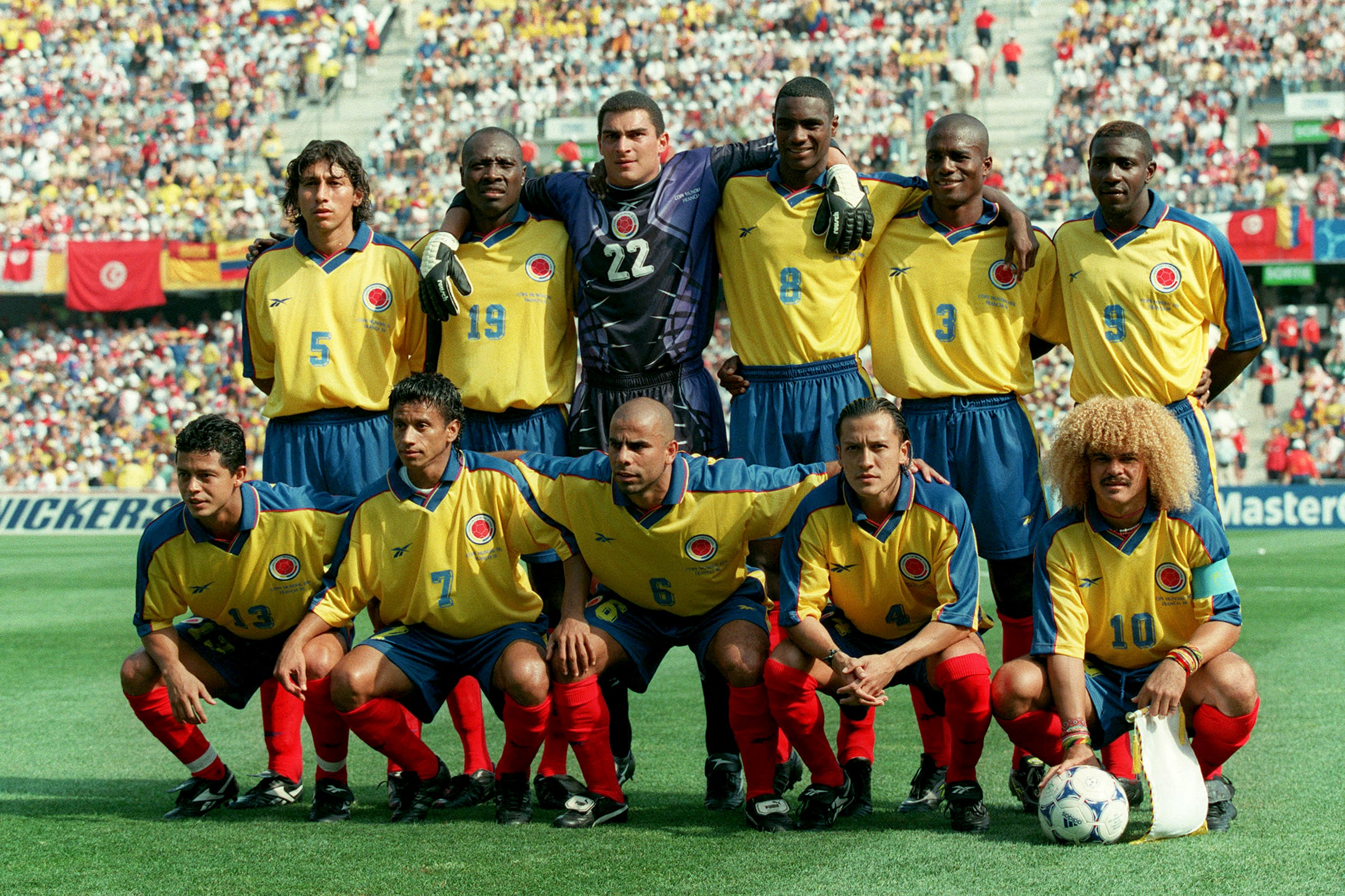 Selección Colombia de 1998: Pibe Valderrama, abajo, primero de derecha a izquierda. Freddy Rincón, arriba, segundo de izquierda a derecha.