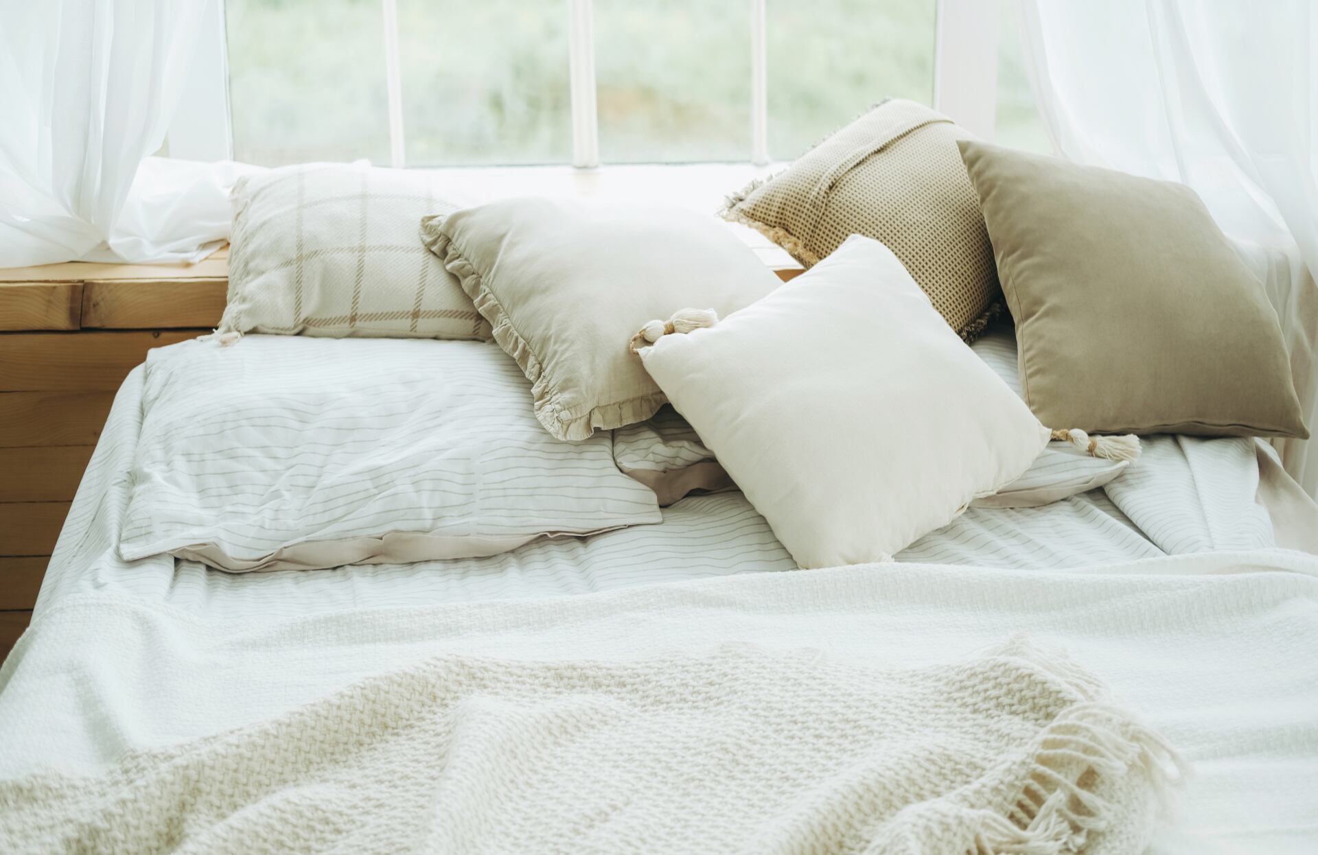 Las almohadas en la cama puede tener varios significados.