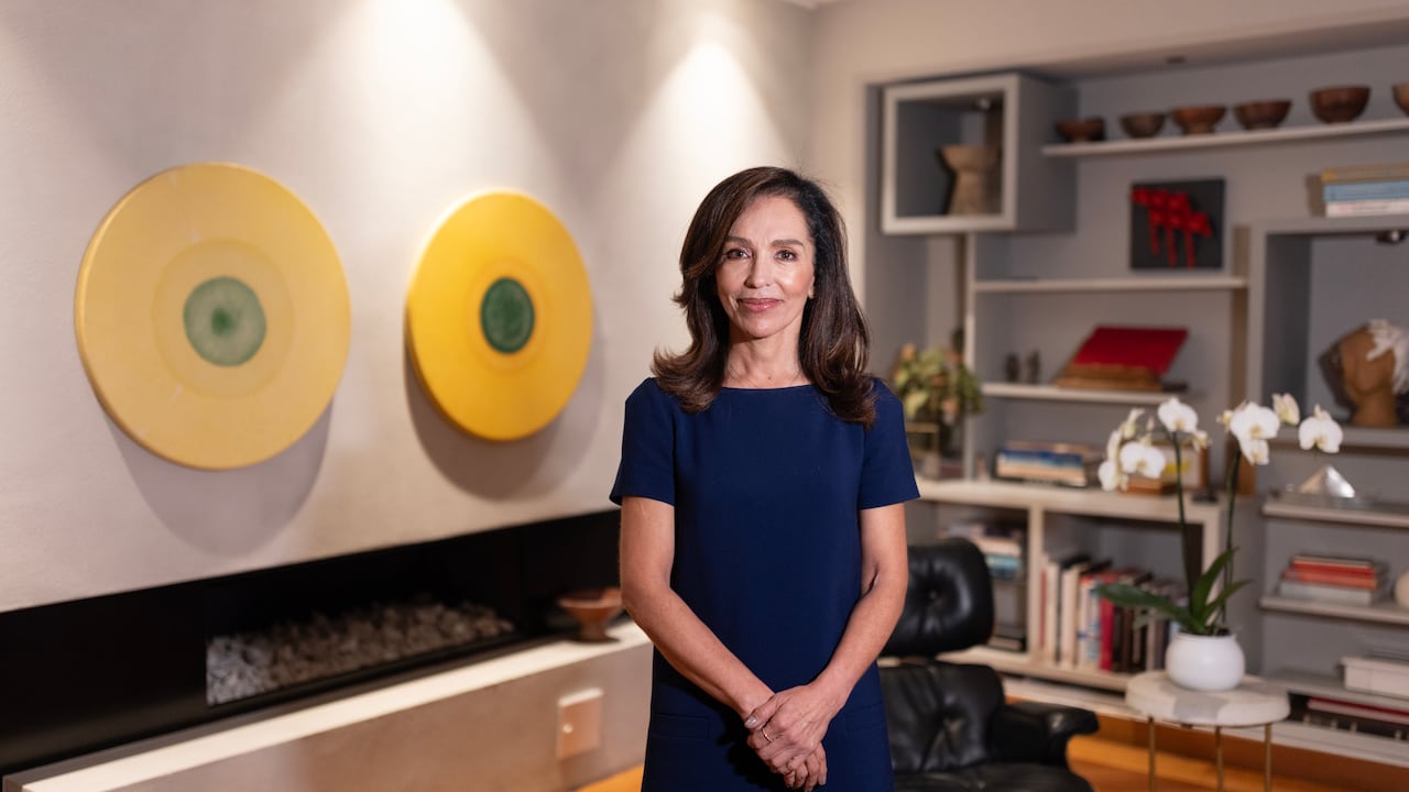 Además de dirigir sus tertulias de literatura y arte, Gloria Luz dedica los días a apoyar la fundación que tiene en Bogotá desde hace 38 años.