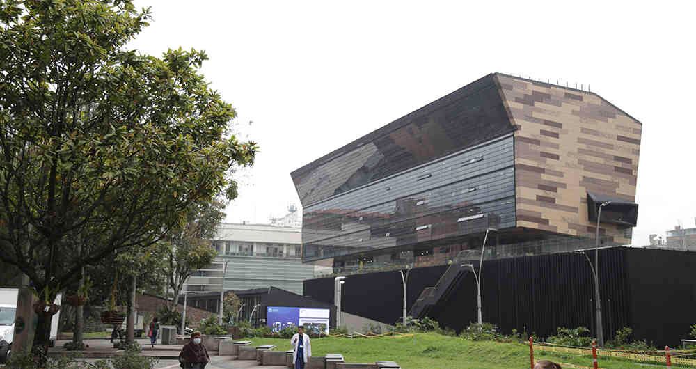 La Universidad Javeriana invertirá cerca de 66.000 millones de pesos por semestre en alivios financieros para estudiantes.