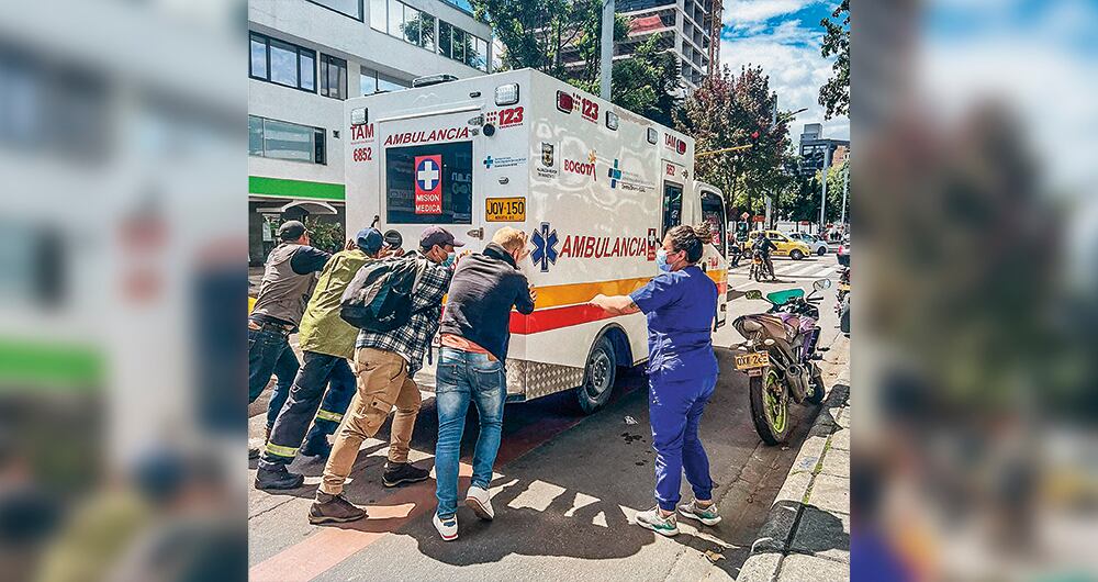 El asunto es tan complejo que estas ambulancias, prácticamente nuevas, sin llegar a los 10.000 kilómetros, han tendido que ir más de seis y siete veces a mantenimientos en la sede de la ensambladora que está ubicada en Tocancipá. 